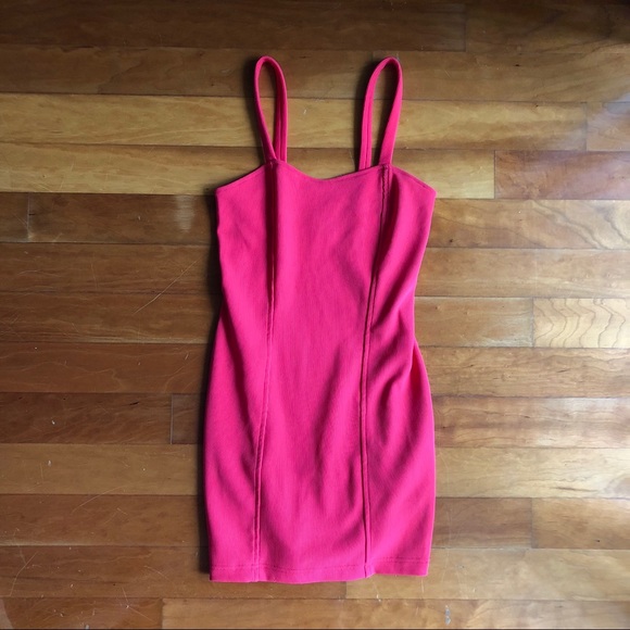 Red Ribbed Dress || S - Picture 4 of 5